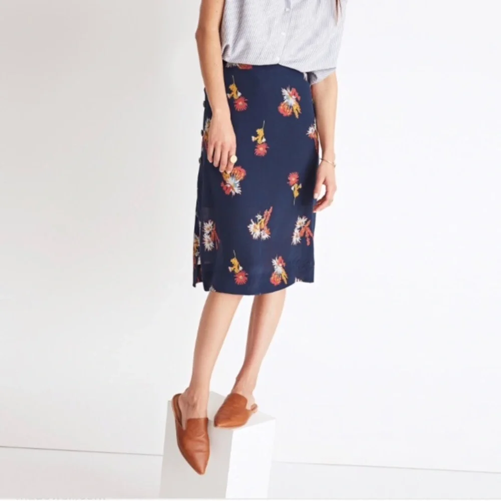 Madewell cactus flower print midi skirt. 6 - Picture 2 of 6